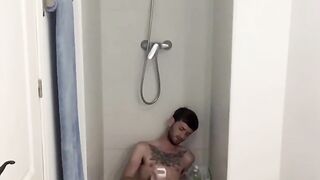 Amateur records himself using fleshlight in the bathroom