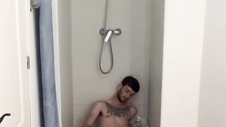 Amateur records himself using fleshlight in the bathroom