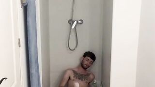 Amateur records himself using fleshlight in the bathroom