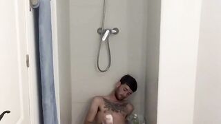 Amateur records himself using fleshlight in the bathroom