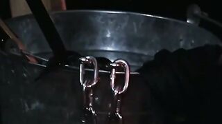 Bodybuilder Davin Strong loves the feeling of fist fucking his two buddies