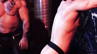 Bodybuilder Davin Strong loves the feeling of fist fucking his two buddies