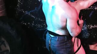 Bodybuilder Davin Strong loves the feeling of fist fucking his two buddies