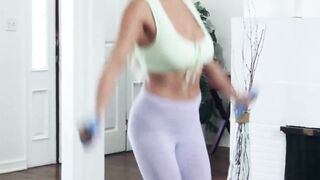 Big Boobs Babe Caitlyn Bell Gets Thrust Training From A Big Dick - POV