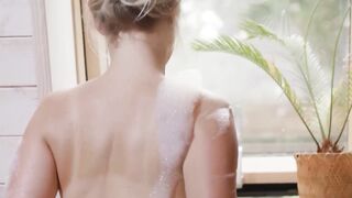 Natural Babe LilyA Exposes Her Sexy Body in Riveting Solo