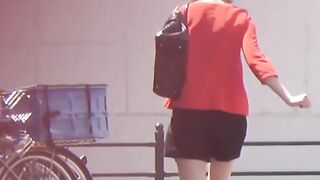 Japanese Babe Faces Peeing Challenge in Public