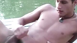 Outdoor Masturbatorio Solitario de Bella Italiana - Hot Italian Solo Male