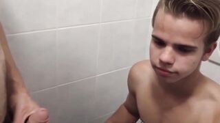 Muscle Stud's Throbbin' Dick Makes Young Guy Squirt All Over His Abs - Gay4pay Pornhub2019