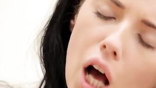 Hot Bombshell Gina Devin Sensual Massage & Blowjob - POV