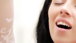 Hot Bombshell Gina Devin Sensual Massage & Blowjob - POV