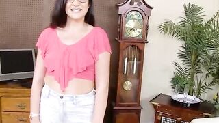 Hand Job Queen - Teenage Hands-On Training with Pornstar Paisely Parks