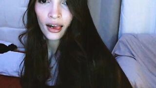 Amature Girl Next Door Sucks Her Boyfriend's Dick In Bed And Gets A Facial