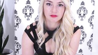 MandysMarxASMR : Whispering Hands Asmr with Mandi Marx