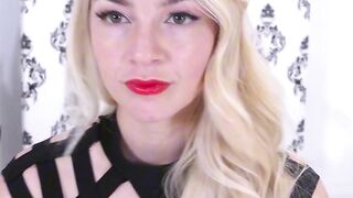 MandysMarxASMR : Whispering Hands Asmr with Mandi Marx