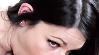 Nerdy Girl Gives Blow Job Like A Pro In This Erotic Porn Video