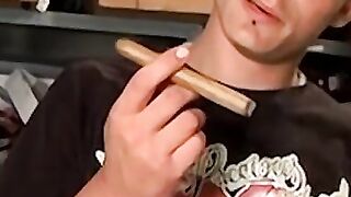 Hunk's Smokin' Hot Blowjob & Facial - Neckless Guy Fucks His Buddy Raw