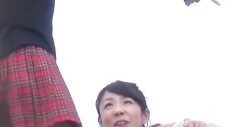 Four naughty Japanese teenagers caught in public urinating