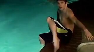 Twink Outdoor Pool Sex - Hot Twunks Fucking Hard in Public