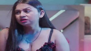 Indian Desi Girl's Hot Dance Off - Bollywood Style