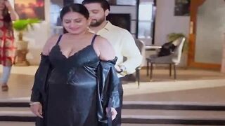 Indian Desi Girl's Hot Dance-Off in Bollywood Style