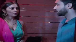 Indian Desi Girl's Hot Dance-Off in Bollywood Style
