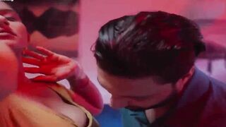 Indian Desi Girl's Hot Dance-Off in Bollywood Style