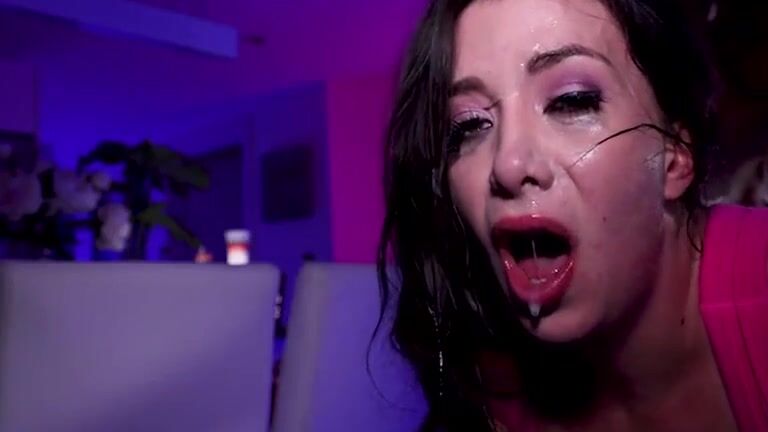 Brazilian Babe Gives A Sensual Blowjob To Her Russian Lover