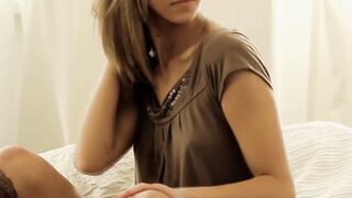 Sexy Teen Babe Strips Down Naked & Masturabtes in Her Bedroom - HOT Amateur