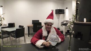 KINKY CHRISTMAS TALE GODDESS BIMBO WITH HUMONGOUS BOOBS & LONG