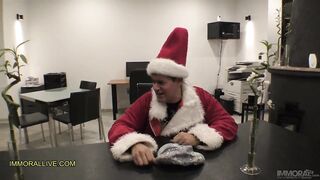 KINKY CHRISTMAS TALE GODDESS BIMBO WITH HUMONGOUS BOOBS & LONG