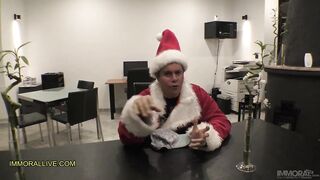 KINKY CHRISTMAS TALE GODDESS BIMBO WITH HUMONGOUS BOOBS & LONG