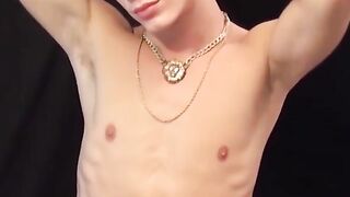 Blondie's Handjob Heaven - Gay Amateur Jacking Off in Bed