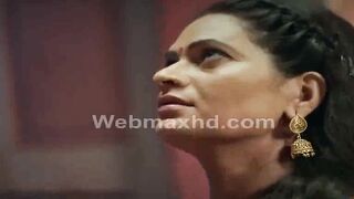 Indian Desi Girl's Hot Dance Off - Bollywood Style