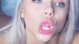 Hot MILF CherryLuxxx Sucks And Fucks On WebCam - French Version