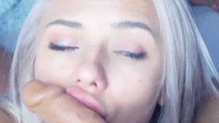 Hot MILF CherryLuxxx Sucks And Fucks On WebCam - French Version