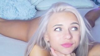 Hot MILF CherryLuxxx Sucks And Fucks On WebCam - French Version