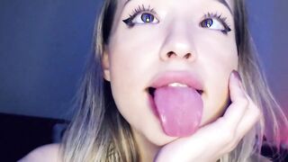 Amateur Teen Babe Rides A Huge Dick And Gets Her Ass Pounded Hard