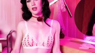 Sweet-Evelyn's Sexy Body Exposed - Behind The Scenes