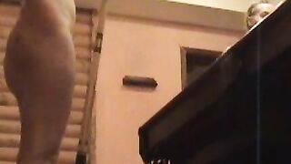 Teen Webcam Girl Exposes Herself in Live Cam Show