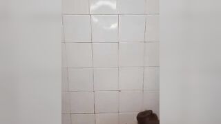 Mature Amateur Granny Dildoing in Bathtub - OldNannysGrandma