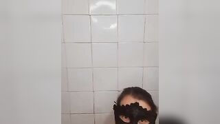 Mature Amateur Granny Dildoing in Bathtub - OldNannysGrandma
