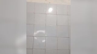 Mature Amateur Granny Dildoing in Bathtub - OldNannysGrandma