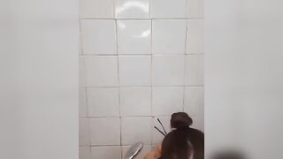 Mature Amateur Granny Dildoing in Bathtub - OldNannysGrandma