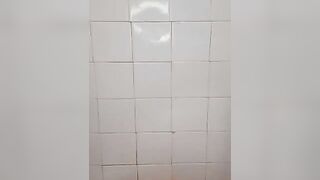 Mature Amateur Granny Dildoing in Bathtub - OldNannysGrandma