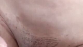 Hot MILF Uses Dildo to Stimulate Her Asshole Before Anal Sex" (in French)