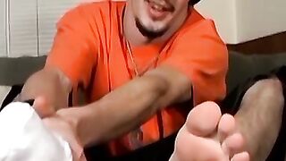 Skinny Hunk's Leg Massage Ending in Hot Load