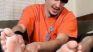Skinny Hunk's Leg Massage Ending in Hot Load