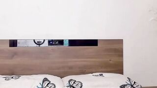 Hot Amateur Girl Shows Off Her Pussy For Tokens - Camgirl POV