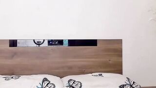 Hot Amateur Girl Shows Off Her Pussy For Tokens - Camgirl POV