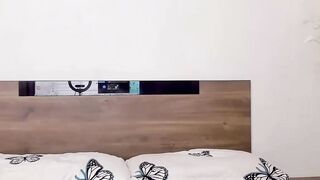 Hot Amateur Girl Shows Off Her Pussy For Tokens - Camgirl POV